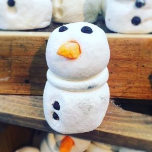 Lush Bath Products. The Snowman Bubbleroon.